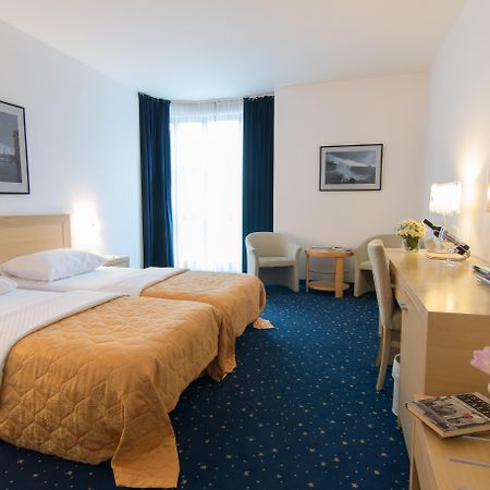 Hotel Blue Star Будва Екстериор снимка